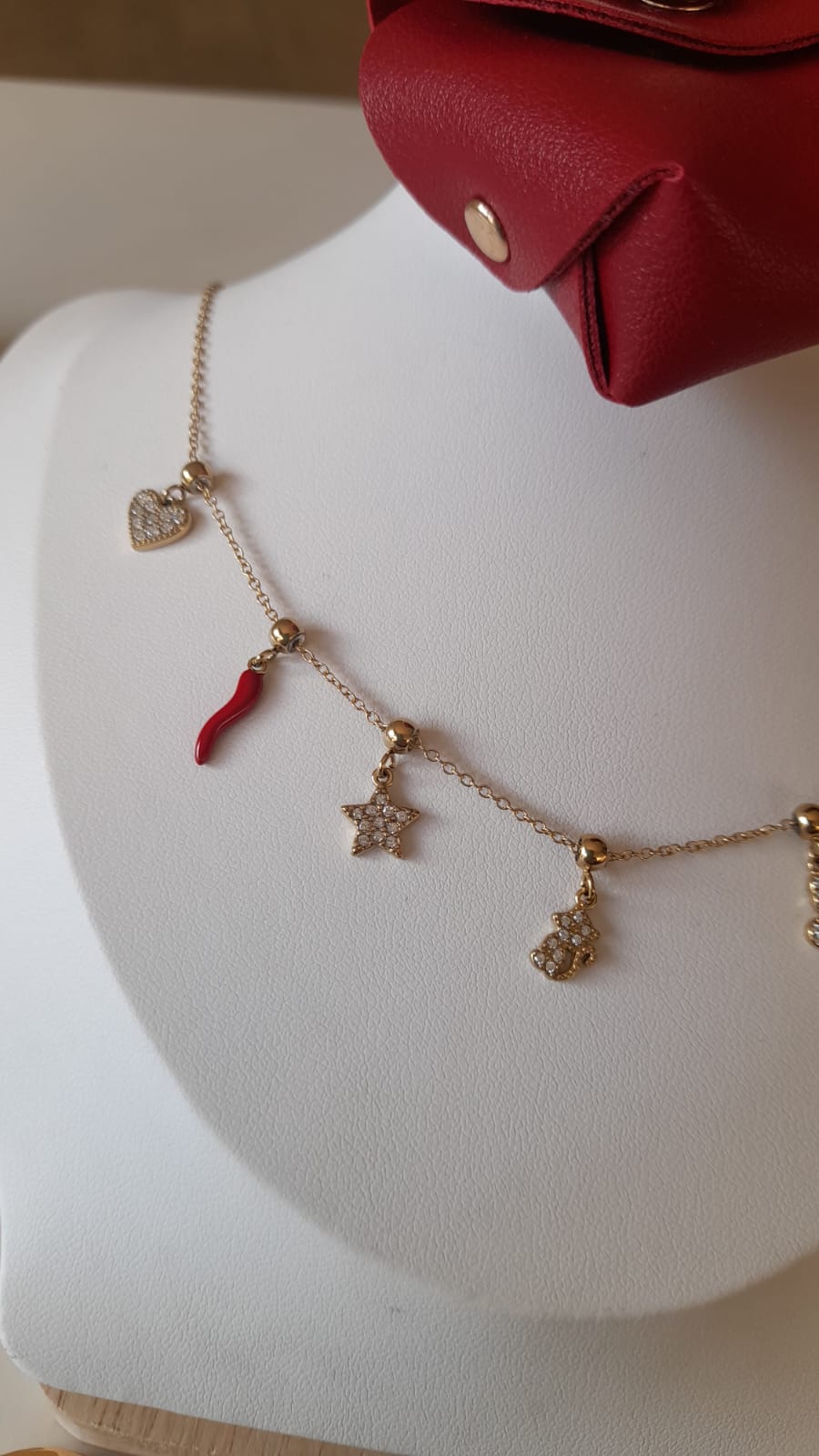 A012 Collana charms corno e portafortuna